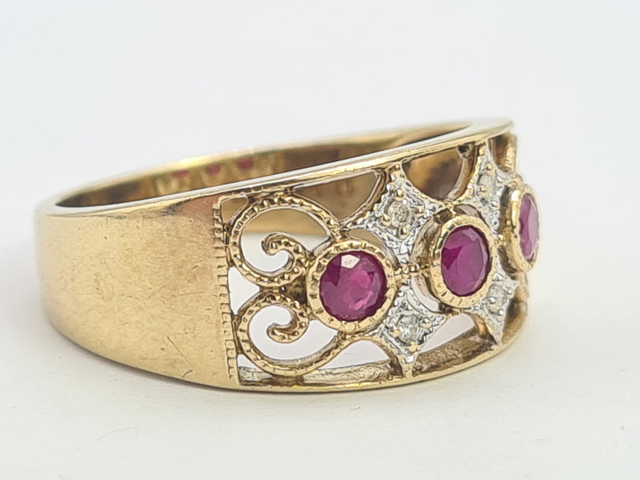2920 Vintage: 9ct Yellow Gold Ruby & Diamond Openwork Ring