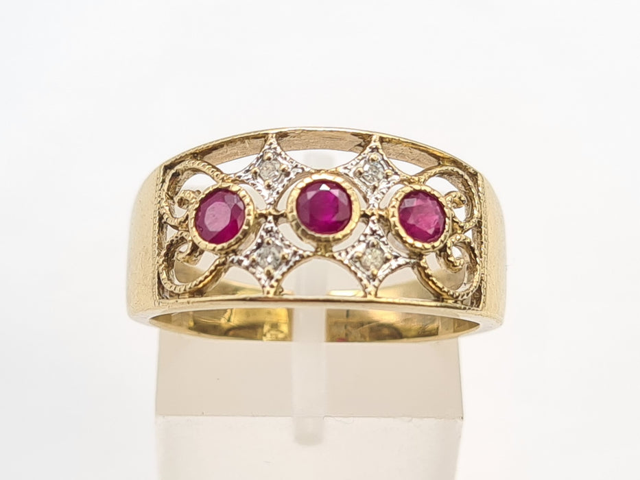 2920 Vintage: 9ct Yellow Gold Ruby & Diamond Openwork Ring