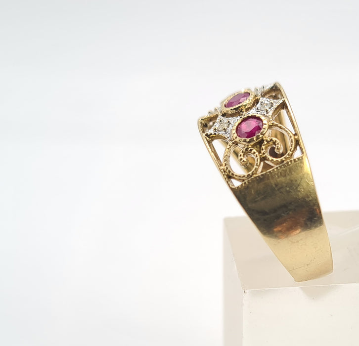 2920 Vintage: 9ct Yellow Gold Ruby & Diamond Openwork Ring