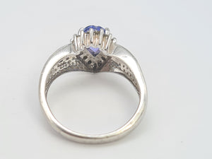 8133: Vintage: 9crt White Gold Vibrant Blue Tanzanite 20 Diamonds Dress Ring- lovely combination