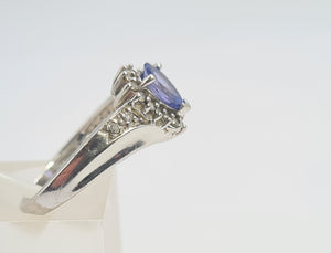 8133: Vintage: 9crt White Gold Vibrant Blue Tanzanite 20 Diamonds Dress Ring- lovely combination