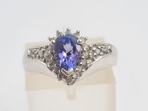 8133: Vintage: 9crt White Gold Vibrant Blue Tanzanite 20 Diamonds Dress Ring- lovely combination