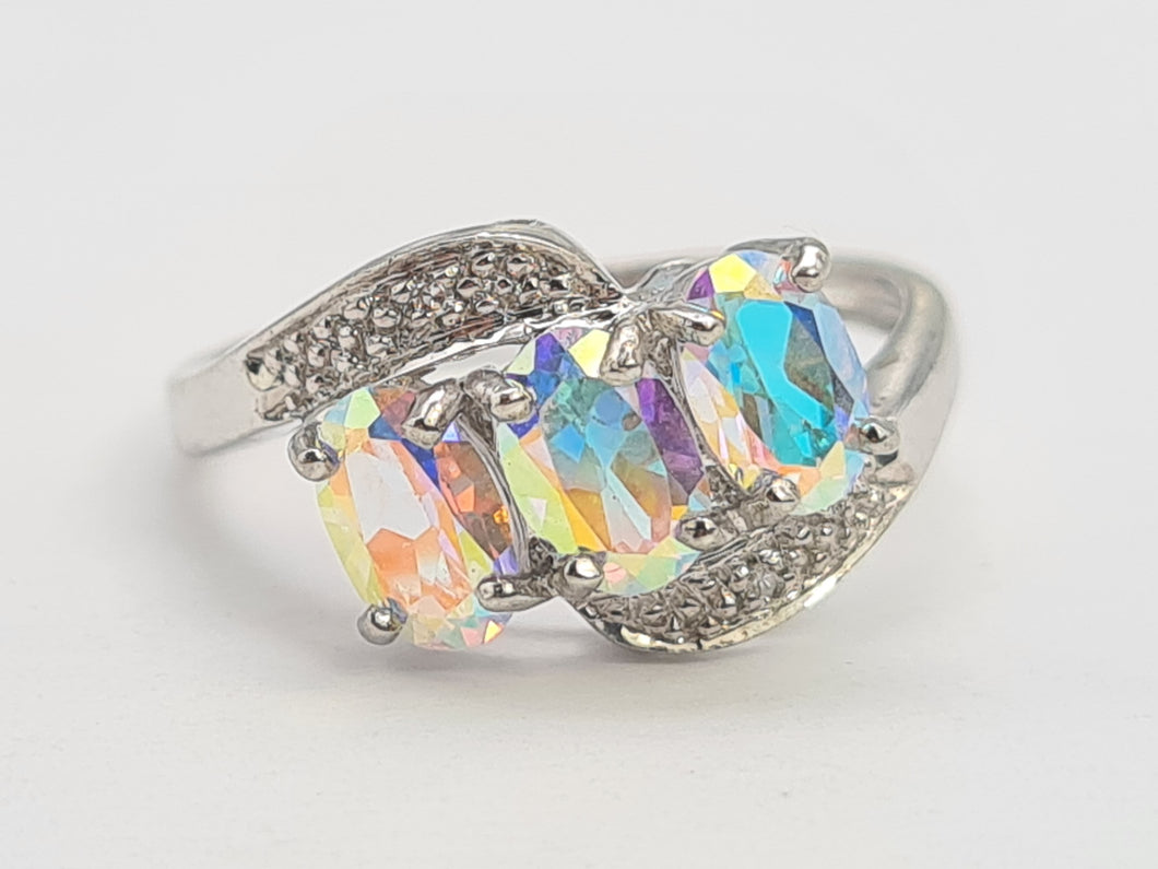 8138: Vintage: 9ct White Gold Mercury Topaz Trilogy Diamonds Ring- wonderful colours