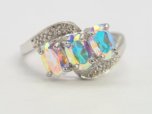 8138: Vintage: 9ct White Gold Mercury Topaz Trilogy Diamonds Ring- wonderful colours