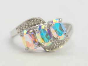 8138: Vintage: 9ct White Gold Mercury Topaz Trilogy Diamonds Ring- wonderful colours