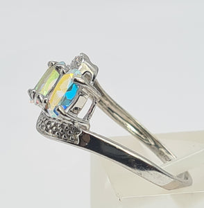 8138: Vintage: 9ct White Gold Mercury Topaz Trilogy Diamonds Ring- wonderful colours