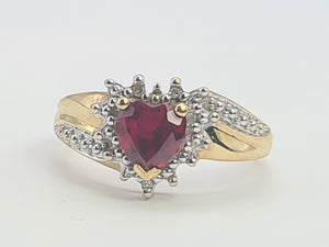 A8161: Vintage: 9ct Gold Heart Cut Ruby Diamonds Dress Ring- cute, sparkly, lovely combination