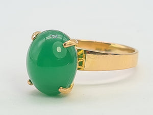 7478: Antique: 22ct Gold Emerald Green Cabochon Chrysoprase Ring- Superb quality