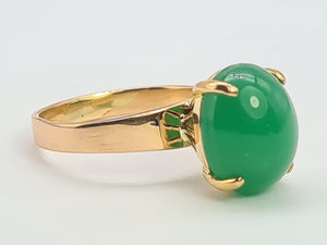 7478: Antique: 22ct Gold Emerald Green Cabochon Chrysoprase Ring- Superb quality