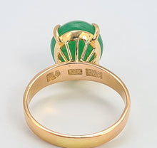 Load image into Gallery viewer, 7478: Antique: 22ct Gold Emerald Green Cabochon Chrysoprase Ring- Superb quality
