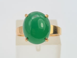 7478: Antique: 22ct Gold Emerald Green Cabochon Chrysoprase Ring- Superb quality