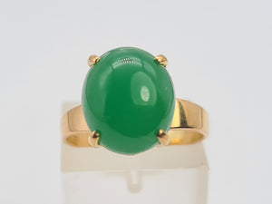 7478: Antique: 22ct Gold Emerald Green Cabochon Chrysoprase Ring- Superb quality