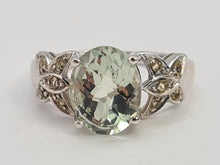 Load image into Gallery viewer, A8115:   Vintage: 9ct White Gold Mint Green Quartz 10 Peridots Cocktail Ring- crisp, green, sparkling
