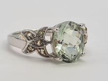 Load image into Gallery viewer, A8115:   Vintage: 9ct White Gold Mint Green Quartz 10 Peridots Cocktail Ring- crisp, green, sparkling
