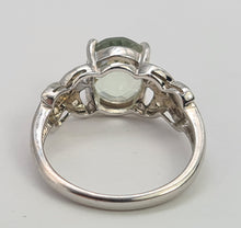 Load image into Gallery viewer, A8115:   Vintage: 9ct White Gold Mint Green Quartz 10 Peridots Cocktail Ring- crisp, green, sparkling
