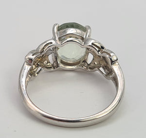 A8115:   Vintage: 9ct White Gold Mint Green Quartz 10 Peridots Cocktail Ring- crisp, green, sparkling