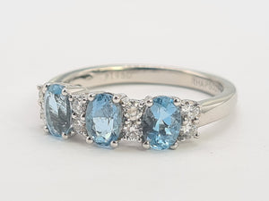 8171: Vintage; Exquisite Platinum Aquamarines Diamonds Ring- The presence of beauty- a wonderful combination&nbsp;