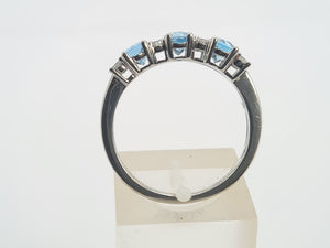 8171: Vintage; Exquisite Platinum Aquamarines Diamonds Ring- The presence of beauty- a wonderful combination&nbsp;