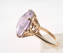 Load image into Gallery viewer, A8176: Vintage: Large (15ct) Lilac Amethyst 9ct Gold Cocktail Ring- Hallmarked in 1967
