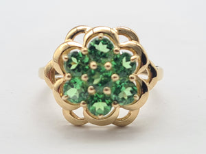 A8182-Vintage: 9ct Gold Green 7 Diopsides Cluster Ring