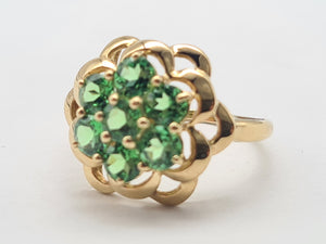 A8182-Vintage: 9ct Gold Green 7 Diopsides Cluster Ring