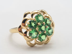 A8182-Vintage: 9ct Gold Green 7 Diopsides Cluster Ring