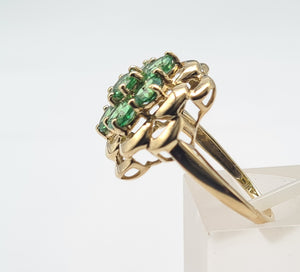 A8182-Vintage: 9ct Gold Green 7 Diopsides Cluster Ring