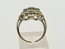 Load image into Gallery viewer, A8182-Vintage: 9ct Gold Green 7 Diopsides Cluster Ring
