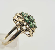 Load image into Gallery viewer, A8182-Vintage: 9ct Gold Green 7 Diopsides Cluster Ring
