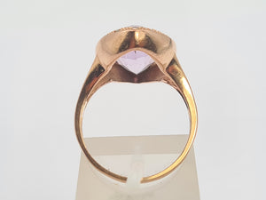 A8192: Vintage: 9ct Gold Lilac Amethyst Navette Set Cocktail Ring