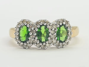 8197: Vintage: 9ct Gold Green Diopsides 36 Diamonds Dress Ring-