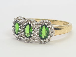 8197: Vintage: 9ct Gold Green Diopsides 36 Diamonds Dress Ring-