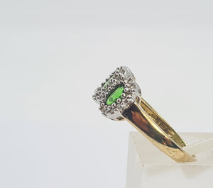 8197: Vintage: 9ct Gold Green Diopsides 36 Diamonds Dress Ring-