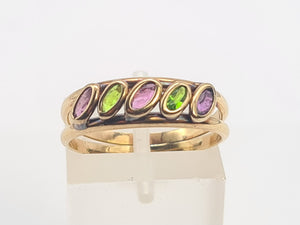 8199: Vintage: 9ct Gold Pink Spinels Peridot Stacker/ Dress Ring