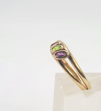 Load image into Gallery viewer, 8199: Vintage: 9ct Gold Pink Spinels Peridot Stacker/ Dress Ring
