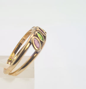 8199: Vintage: 9ct Gold Pink Spinels Peridot Stacker/ Dress Ring