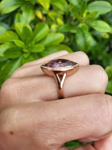 A8192: Vintage: 9ct Gold Lilac Amethyst Navette Set Cocktail Ring