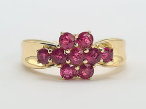 8217: Vintage: 9ct Gold 9 Rich Red Rubies Geometric Set Ring