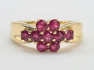 8217: Vintage: 9ct Gold 9 Rich Red Rubies Geometric Set Ring