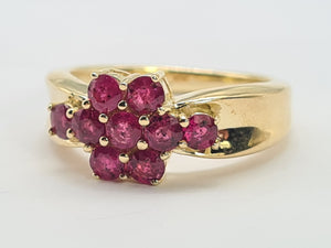 8217: Vintage: 9ct Gold 9 Rich Red Rubies Geometric Set Ring