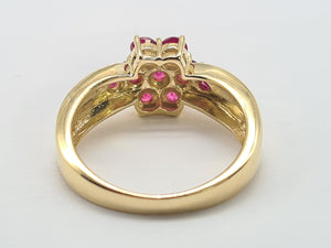 8217: Vintage: 9ct Gold 9 Rich Red Rubies Geometric Set Ring