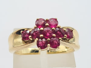 8217: Vintage: 9ct Gold 9 Rich Red Rubies Geometric Set Ring