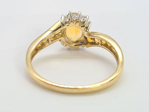 8224: Vintage 9ct Gold 9 Lemon/Orange Citrines 10 Round Cut Diamonds Ring