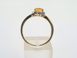 8224: Vintage 9ct Gold 9 Lemon/Orange Citrines 10 Round Cut Diamonds Ring