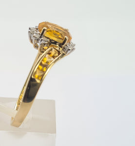 8224: Vintage 9ct Gold 9 Lemon/Orange Citrines 10 Round Cut Diamonds Ring