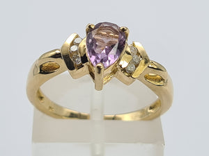 8240: Vintage: 9ct Gold Lilac Amethyst Diamonds Love Heart Ring