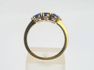 8252: Vintage: 18ct Gold Royal Blue Tanzanites Round Cut Diamonds Geometric Set Ring