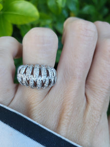 8148: Vintage: 9ct White Gold 28 Diamonds (1ct) Statement Cocktail Ring- sensational sparkle