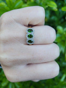 8197: Vintage: 9ct Gold Green Diopsides 36 Diamonds Dress Ring-