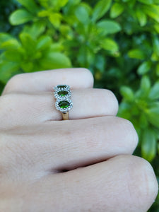 8197: Vintage: 9ct Gold Green Diopsides 36 Diamonds Dress Ring-